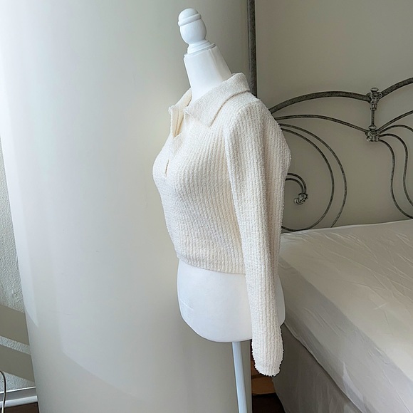 Thick Ribbed Cropped Sweater - Picture 7 of 15